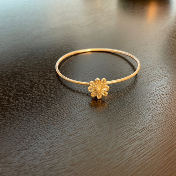 Tiffany’s Daisy Hook Bracelet - Picture 2 of 3